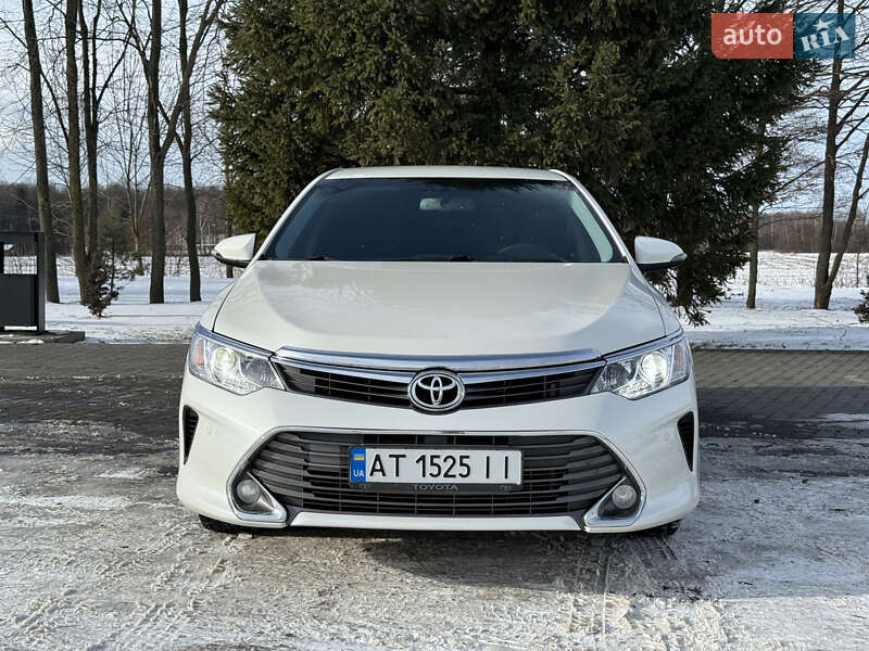 Toyota Camry 2016