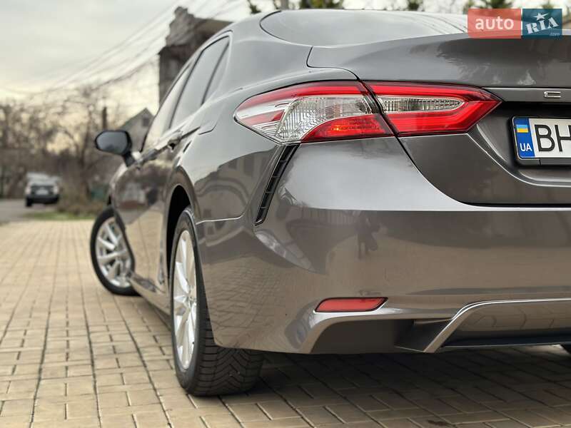 Седан Toyota Camry 2017 в Одессе