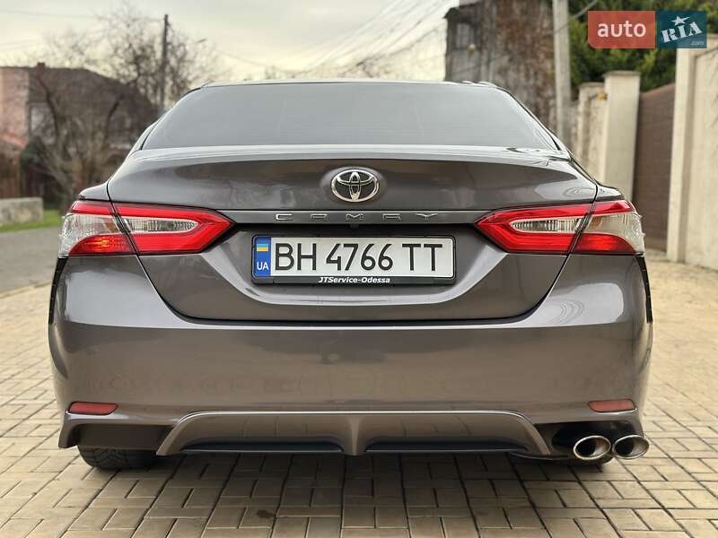 Седан Toyota Camry 2017 в Одессе