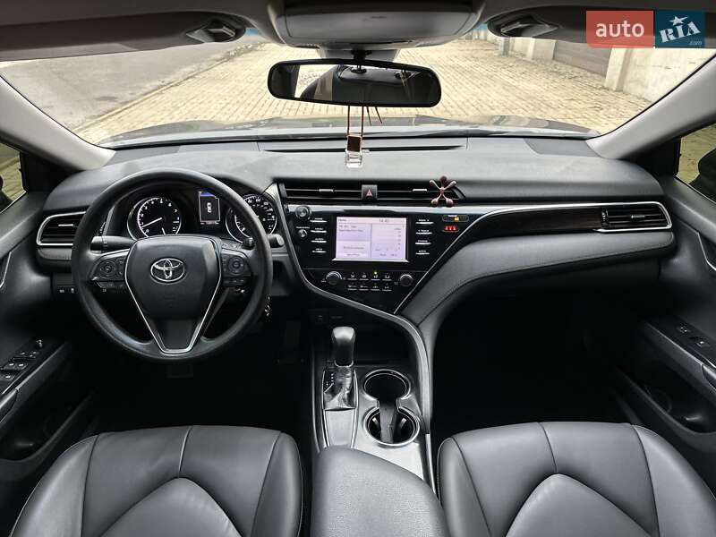 Седан Toyota Camry 2017 в Одессе