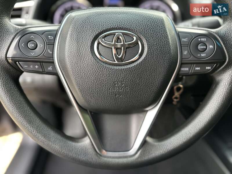 Седан Toyota Camry 2017 в Одессе