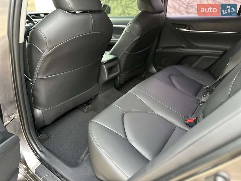 Седан Toyota Camry 2017 в Одессе