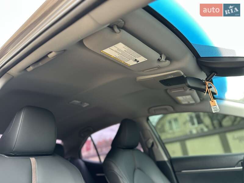 Седан Toyota Camry 2017 в Одессе