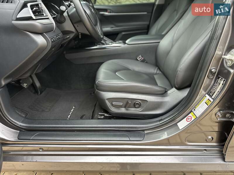 Седан Toyota Camry 2017 в Одессе