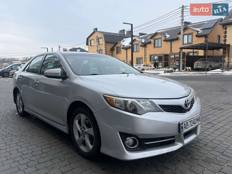 Седан Toyota Camry 2013 в Вінниці