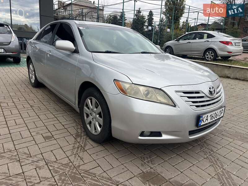 Седан Toyota Camry 2008 в Києві