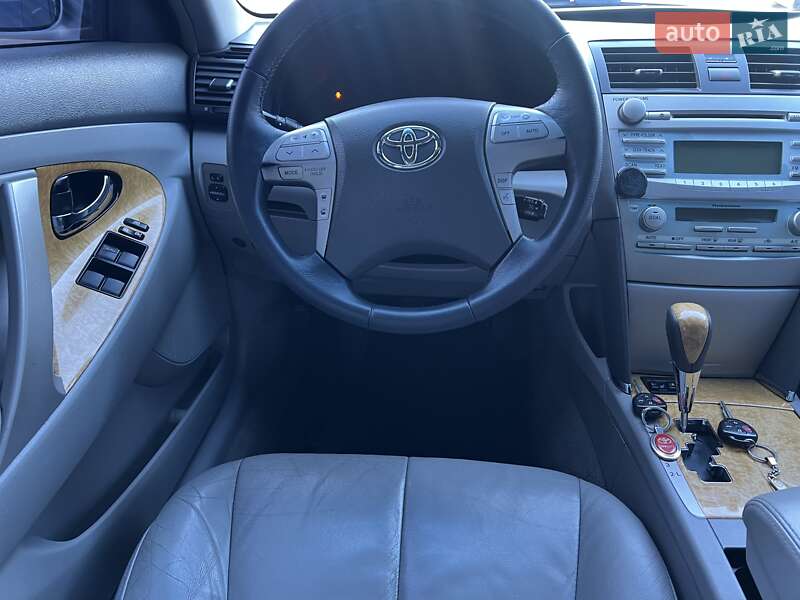 Седан Toyota Camry 2008 в Києві