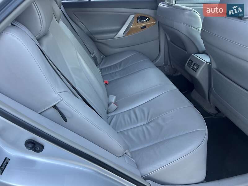 Седан Toyota Camry 2008 в Києві