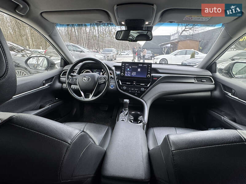 Седан Toyota Camry 2024 в Вінниці