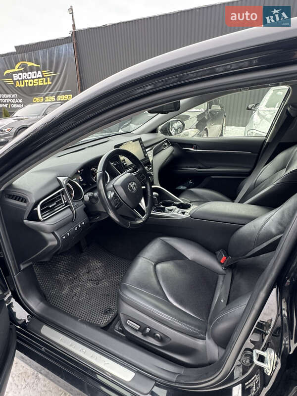 Седан Toyota Camry 2024 в Вінниці