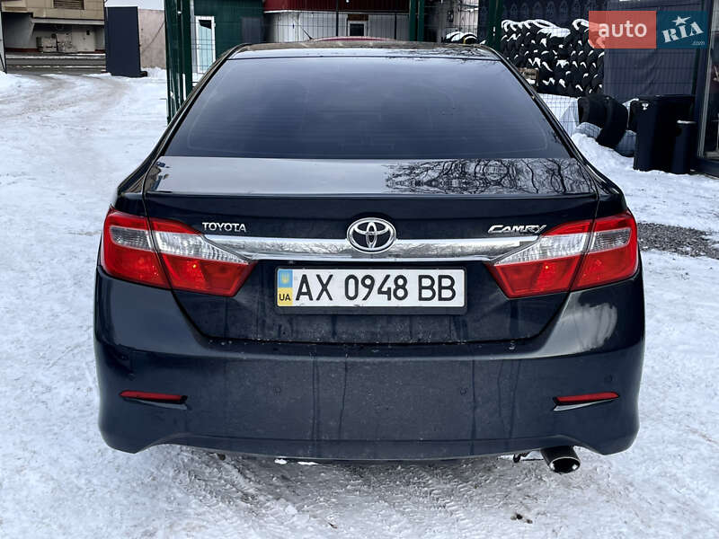 Седан Toyota Camry 2013 в Киеве фото 5 Седан Toyota Camry 2013 в Киеве