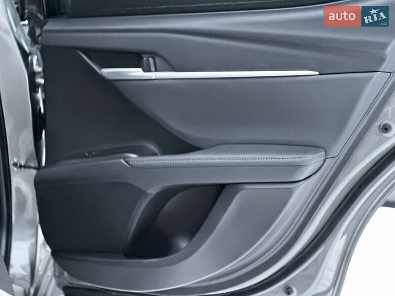 Седан Toyota Camry 2024 в Києві