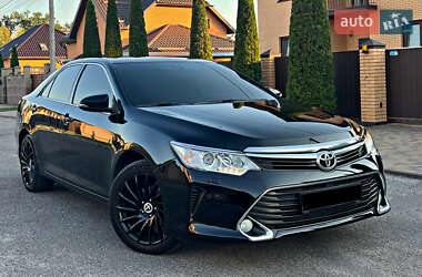 Седан Toyota Camry 2016 в Києві