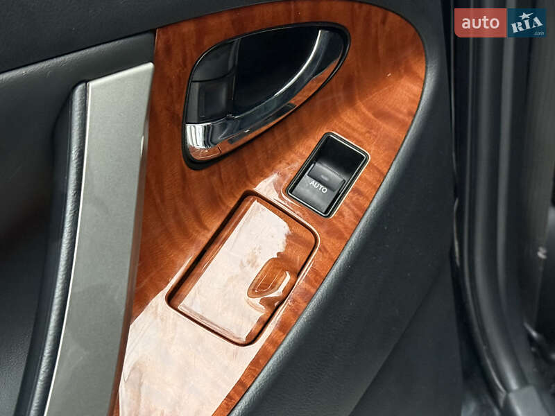 Седан Toyota Camry 2009 в Києві