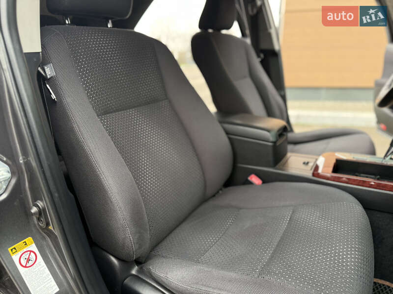 Седан Toyota Camry 2012 в Дніпрі