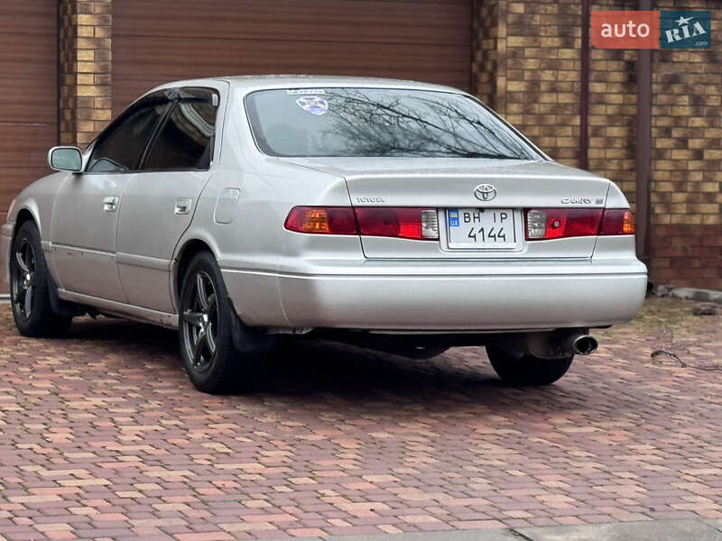 Седан Toyota Camry 2000 в Одесі