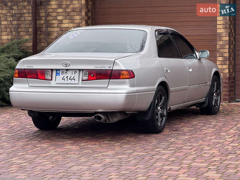 Седан Toyota Camry 2000 в Одесі