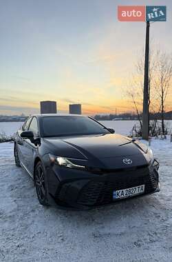 Седан Toyota Camry 2024 в Киеве