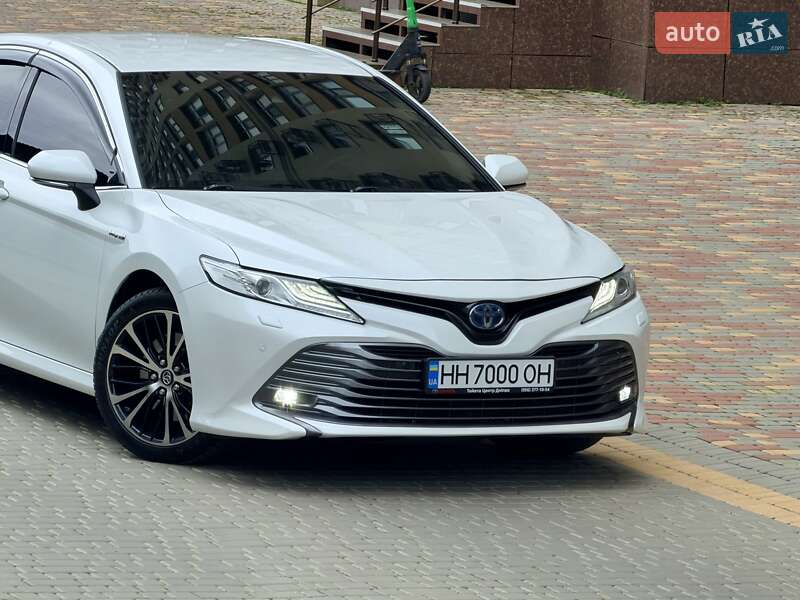 Седан Toyota Camry 2020 в Одессе