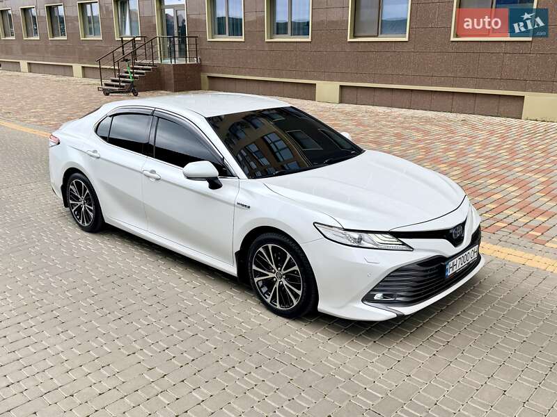 Седан Toyota Camry 2020 в Одессе