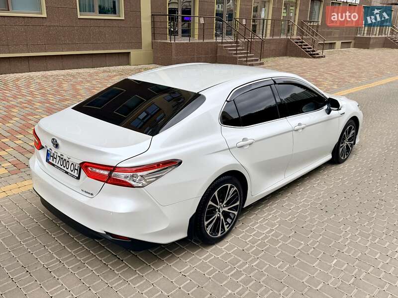 Седан Toyota Camry 2020 в Одессе