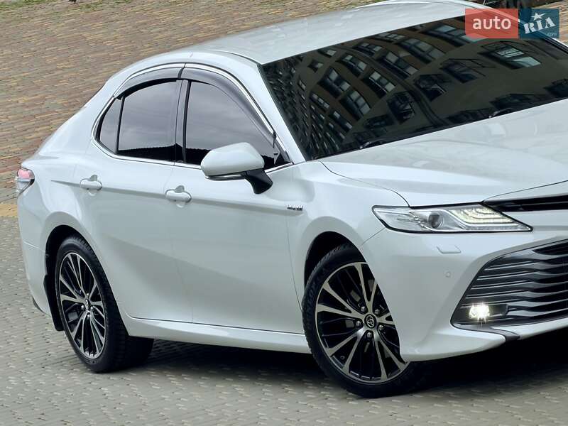 Седан Toyota Camry 2020 в Одессе