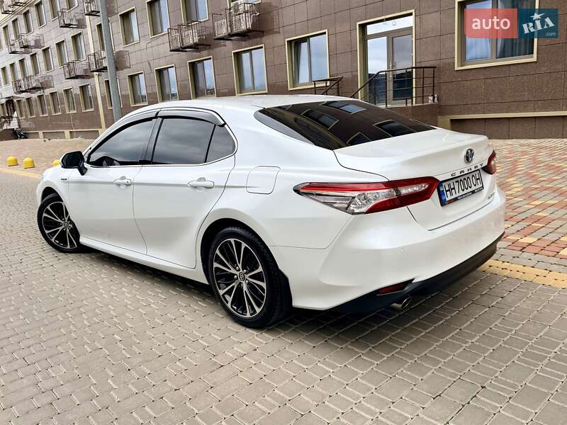 Седан Toyota Camry 2020 в Одессе