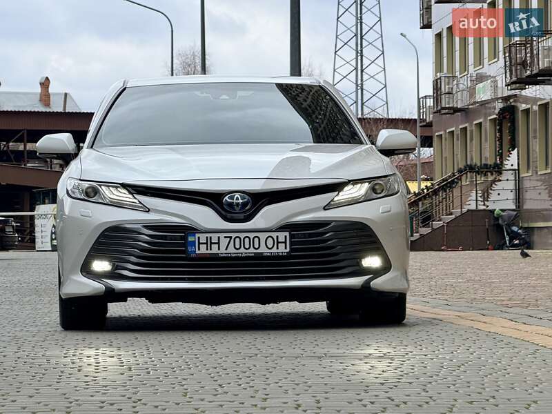 Седан Toyota Camry 2020 в Одессе