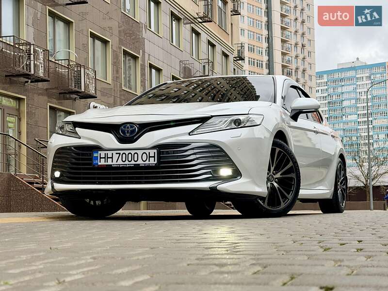 Седан Toyota Camry 2020 в Одессе