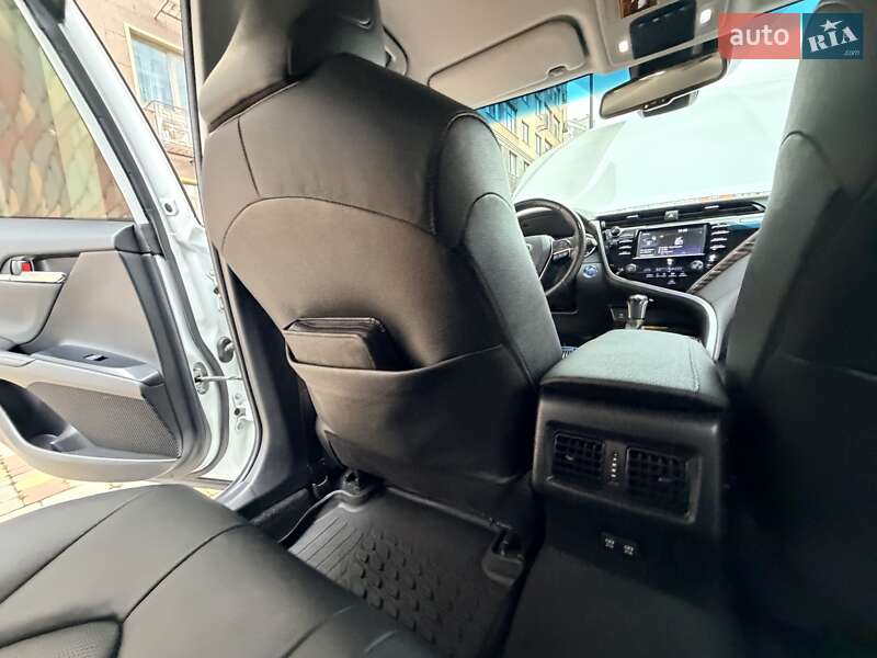 Седан Toyota Camry 2020 в Одессе