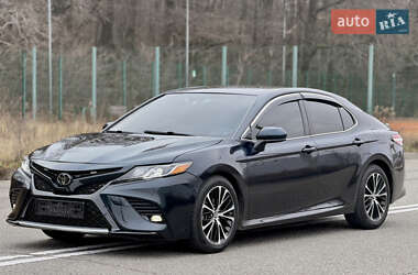 Седан Toyota Camry 2017 в Харькове