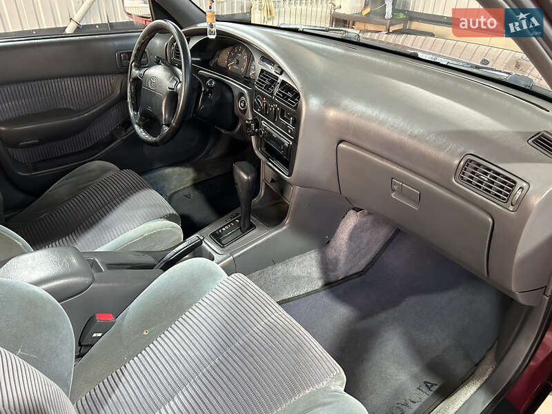 Седан Toyota Camry 1993 в Черноморске