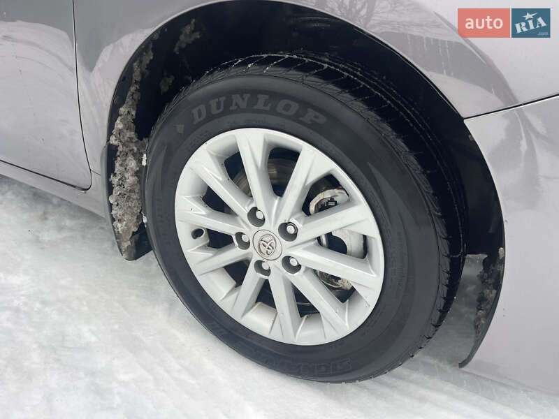 Седан Toyota Camry 2016 в Черкассах