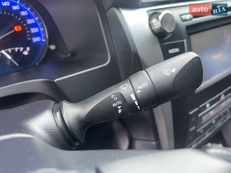 Седан Toyota Camry 2016 в Черкассах