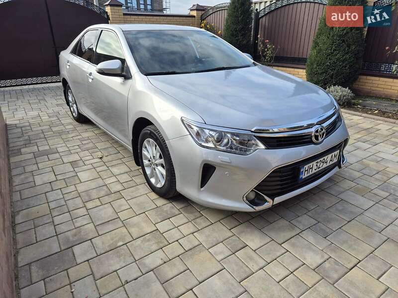 Седан Toyota Camry 2015 в Измаиле