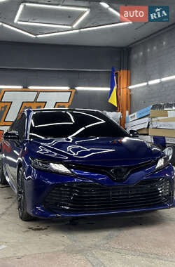 Седан Toyota Camry 2020 в Харькове