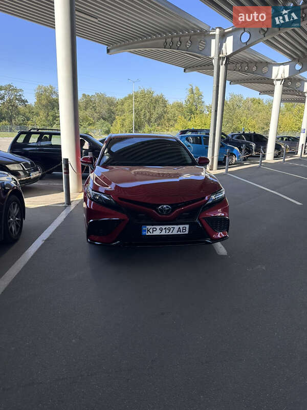 Седан Toyota Camry 2021 в Запорожье