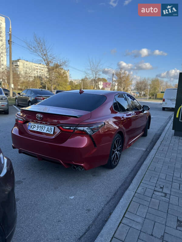 Седан Toyota Camry 2021 в Запорожье