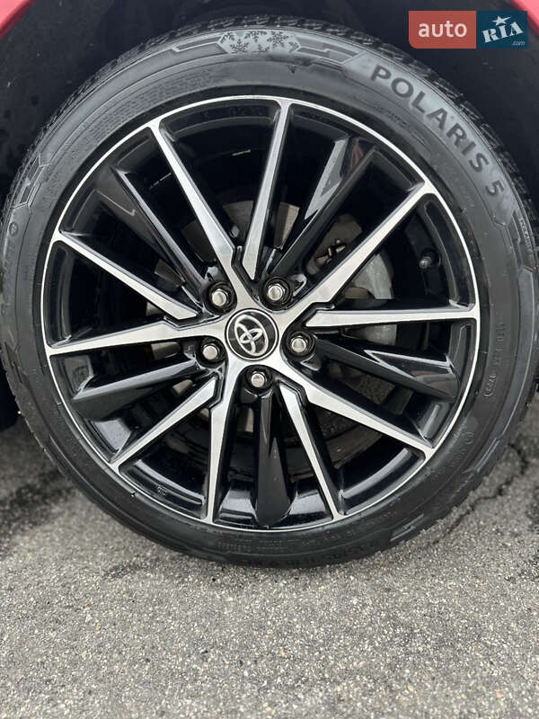 Седан Toyota Camry 2021 в Запорожье