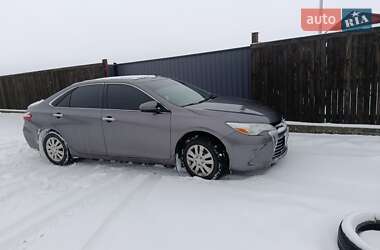 Седан Toyota Camry 2015 в Радомишлі