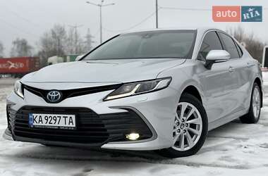 Седан Toyota Camry 2023 в Киеве