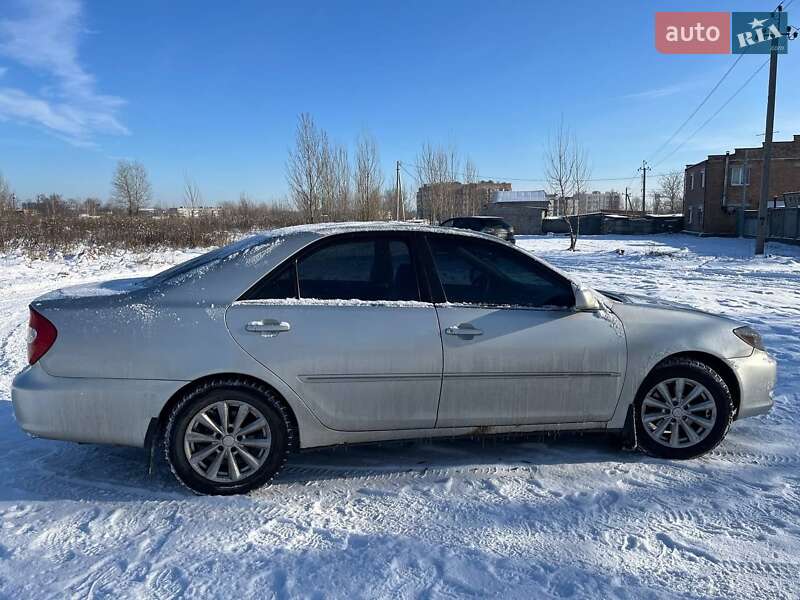 Toyota Camry 2004