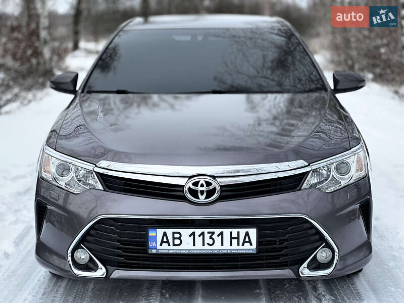 Седан Toyota Camry 2017 в Виннице