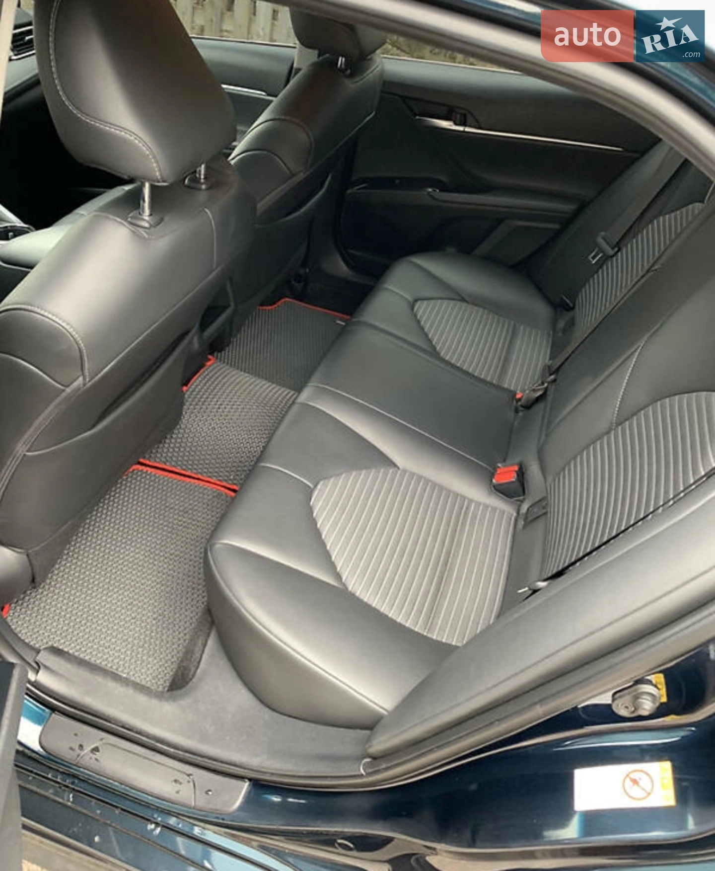 2017 Toyota Camry - мініатюра 3