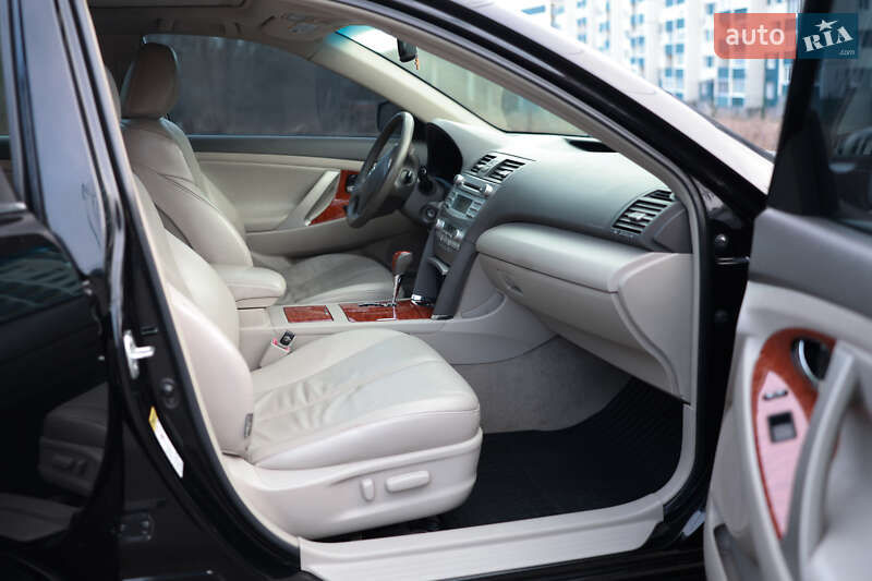 Седан Toyota Camry 2007 в Харькове