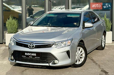 Седан Toyota Camry 2016 в Кременчуге