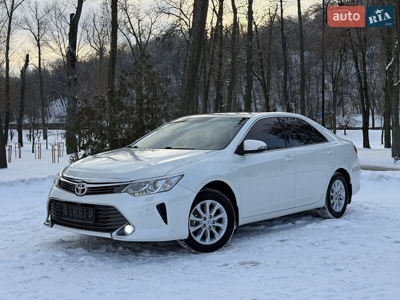 Toyota Camry 2016