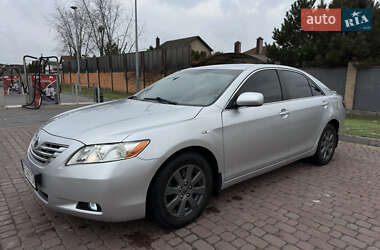 Седан Toyota Camry 2008 в Днепре