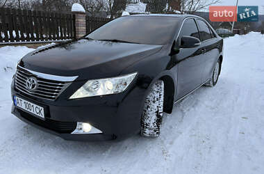 Седан Toyota Camry 2014 в Ивано-Франковске
