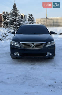 Седан Toyota Camry 2011 в Павлограде